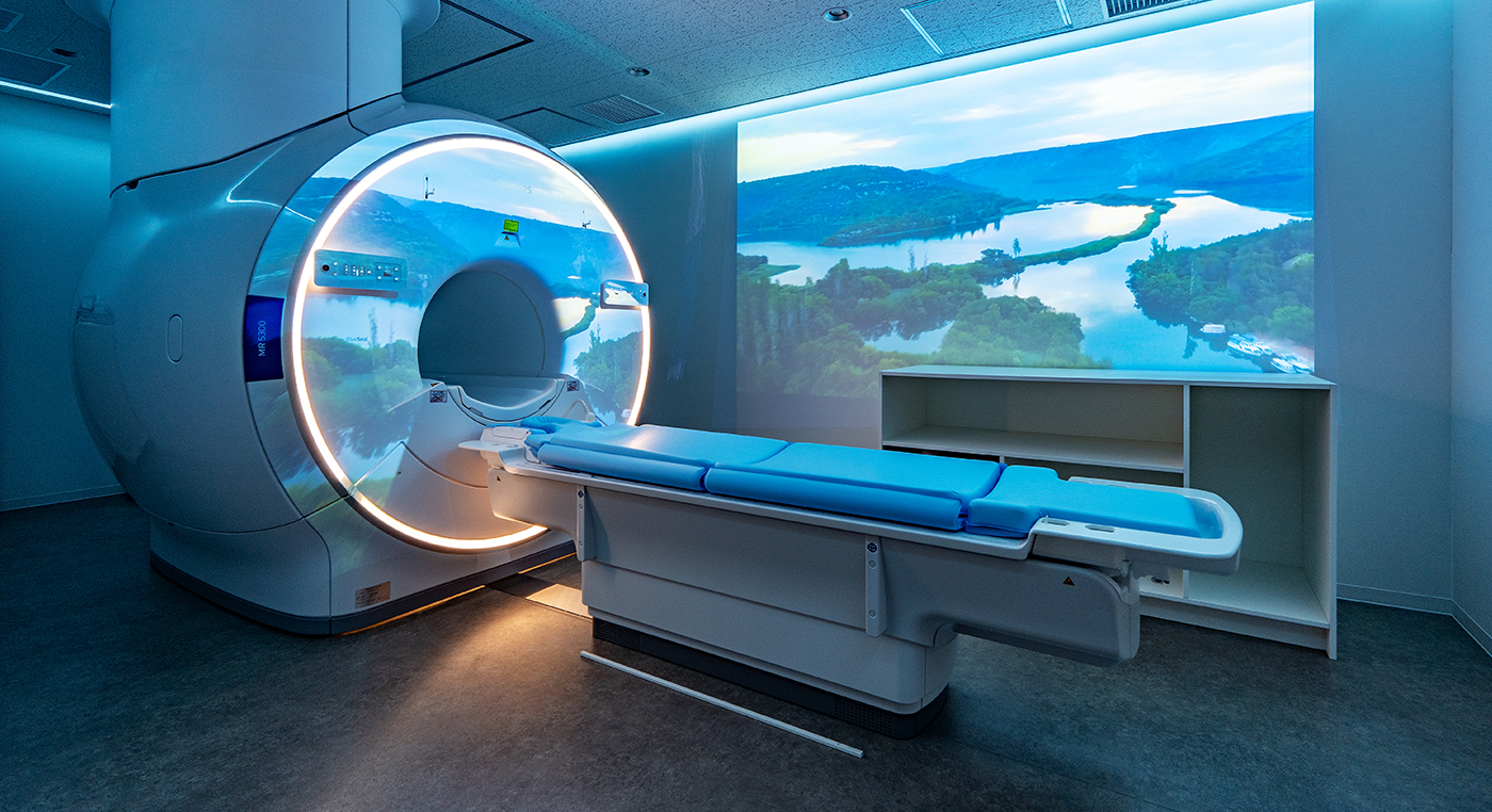 MRI（超電導磁気共鳴画像診断装置)